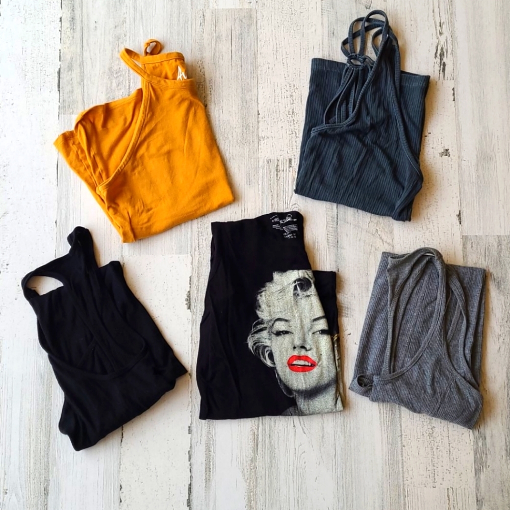 ❤️‍🔥SOLD❤️‍🔥💥BUNDLE OF TANK TOPS💥
